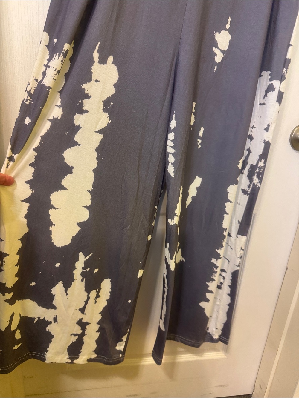 Spotted Tie-Dye Jumpsuit With Pockets - Gray and White - Picture 8 of 9